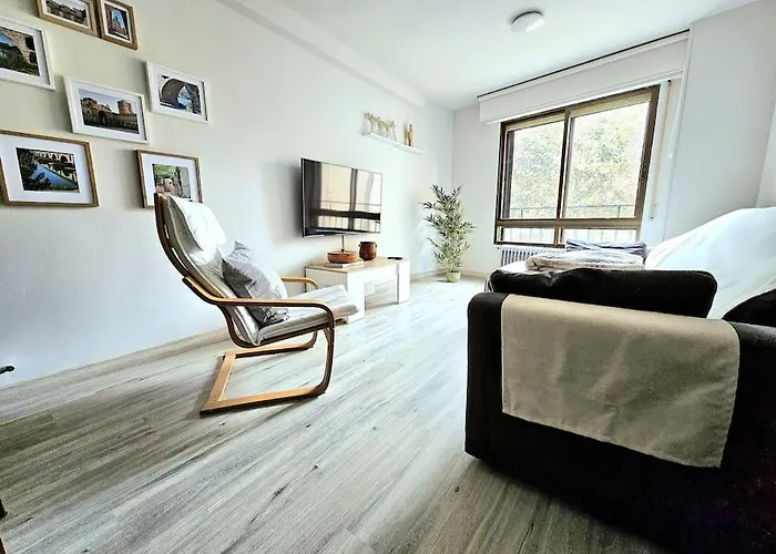 Céntrico Piso En Pleno Románico De Appartement Zamora